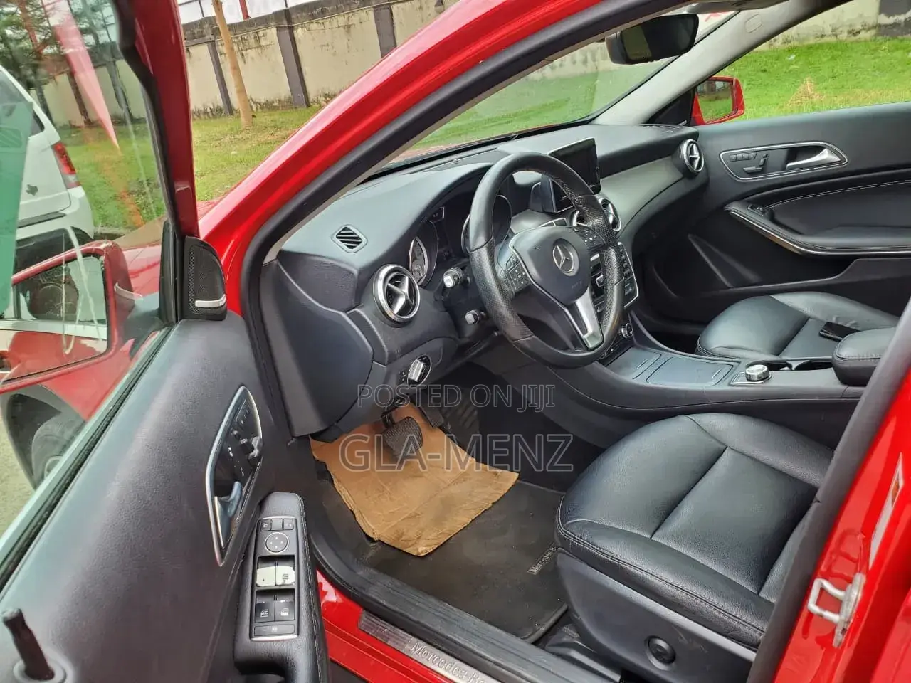 Mercedes-Benz GLA 250 2015 Red