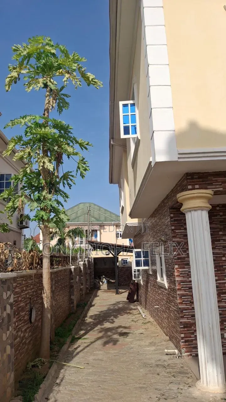 4bdrm Duplex in Kafe District, Life Camp for sale
