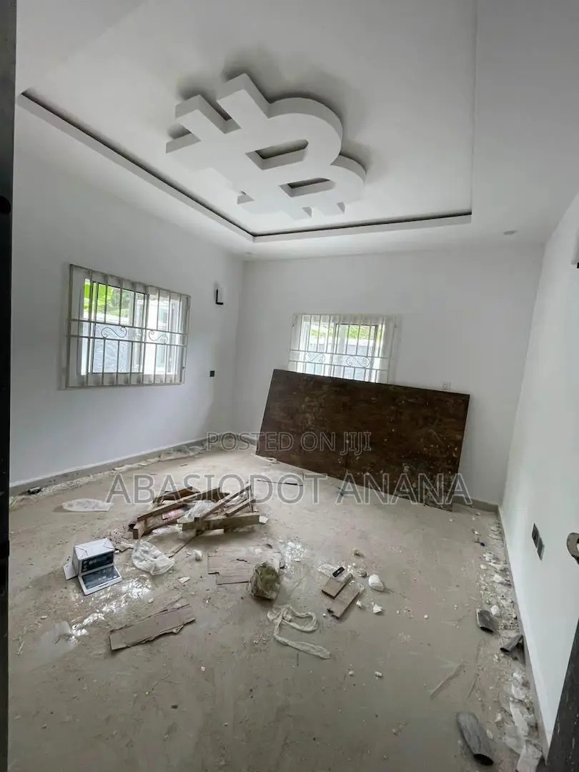 3bdrm Bungalow in Mbierebe John Linus, Uyo for rent