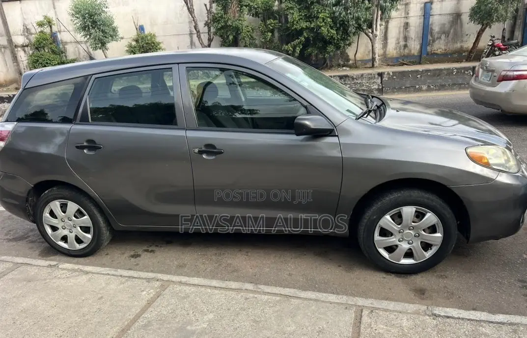 Toyota Matrix 2005 Gray