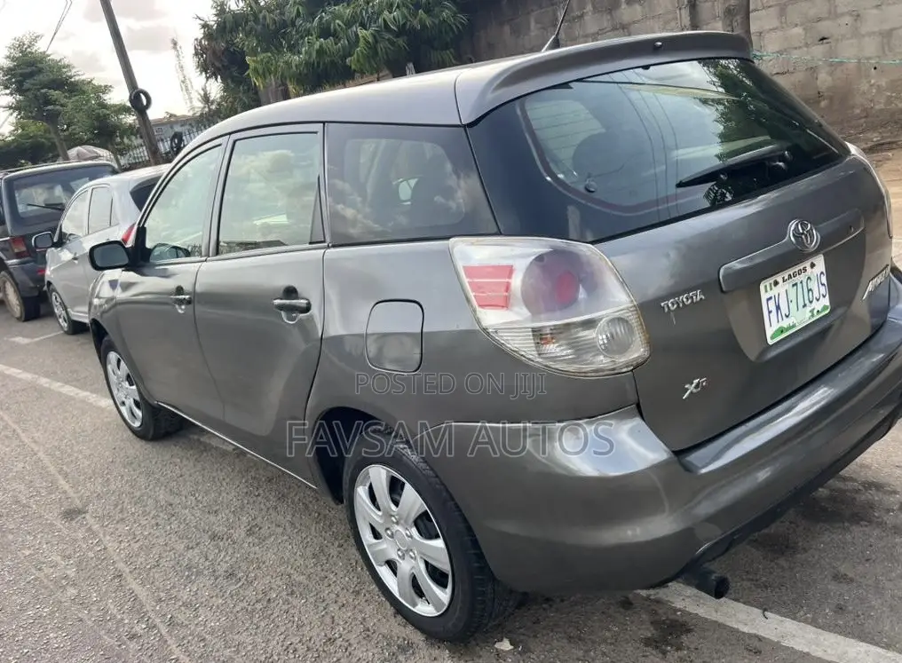 Toyota Matrix 2005 Gray