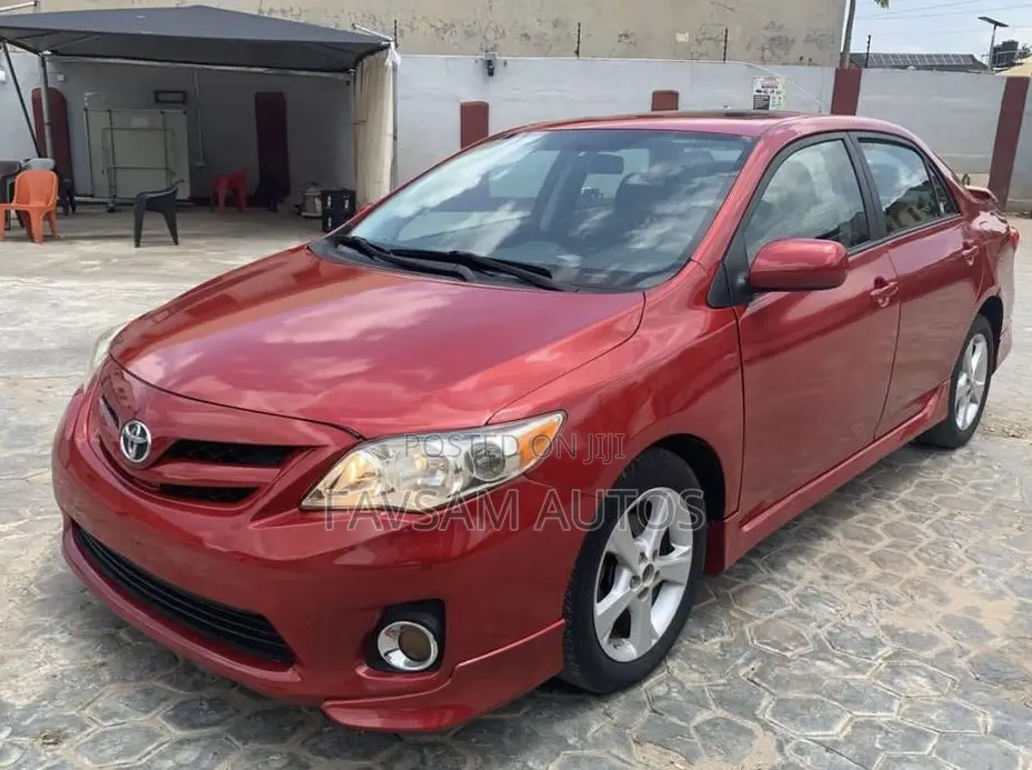 Toyota Corolla 2012 Burgundy