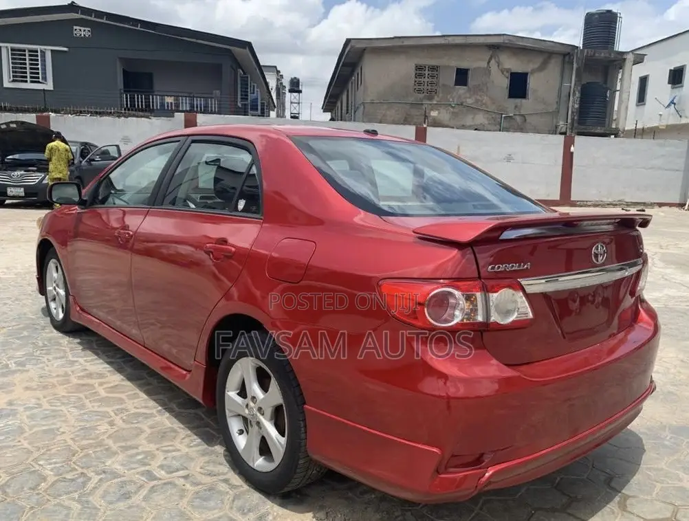 Toyota Corolla 2012 Burgundy