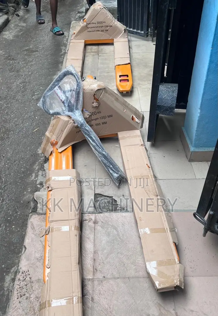 This Orange Hydraulic Pallet Jack Is Designed for 3000 Kg.