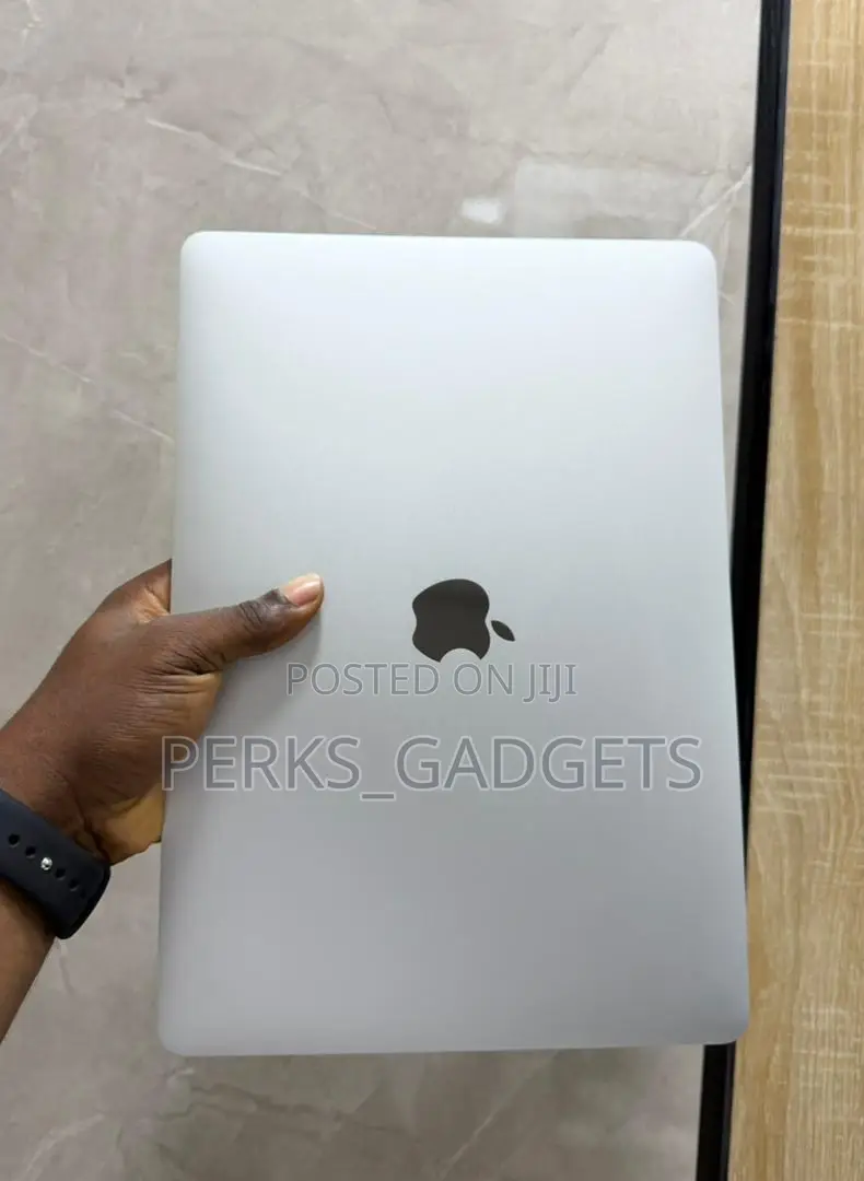 Laptop Apple MacBook Pro 2020 16GB Intel Core i7 SSD 512GB