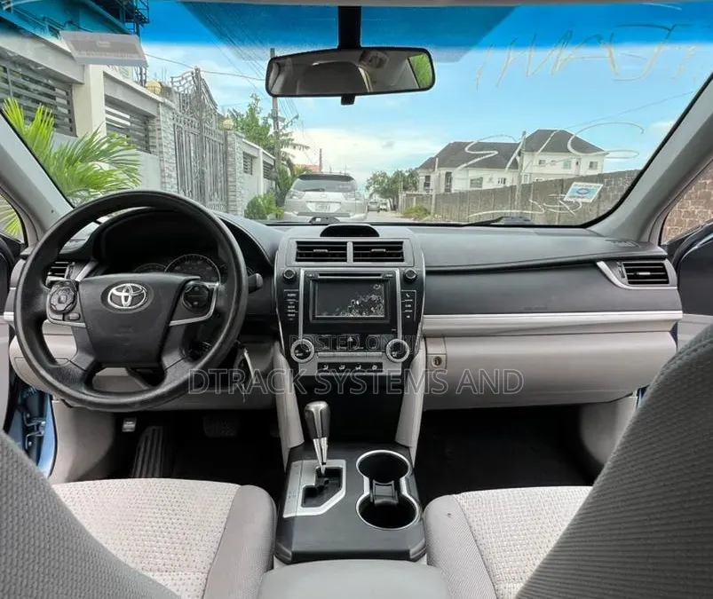 Toyota Camry LE 4dr Sedan (2.5L 4cyl 6A) 2013 Blue