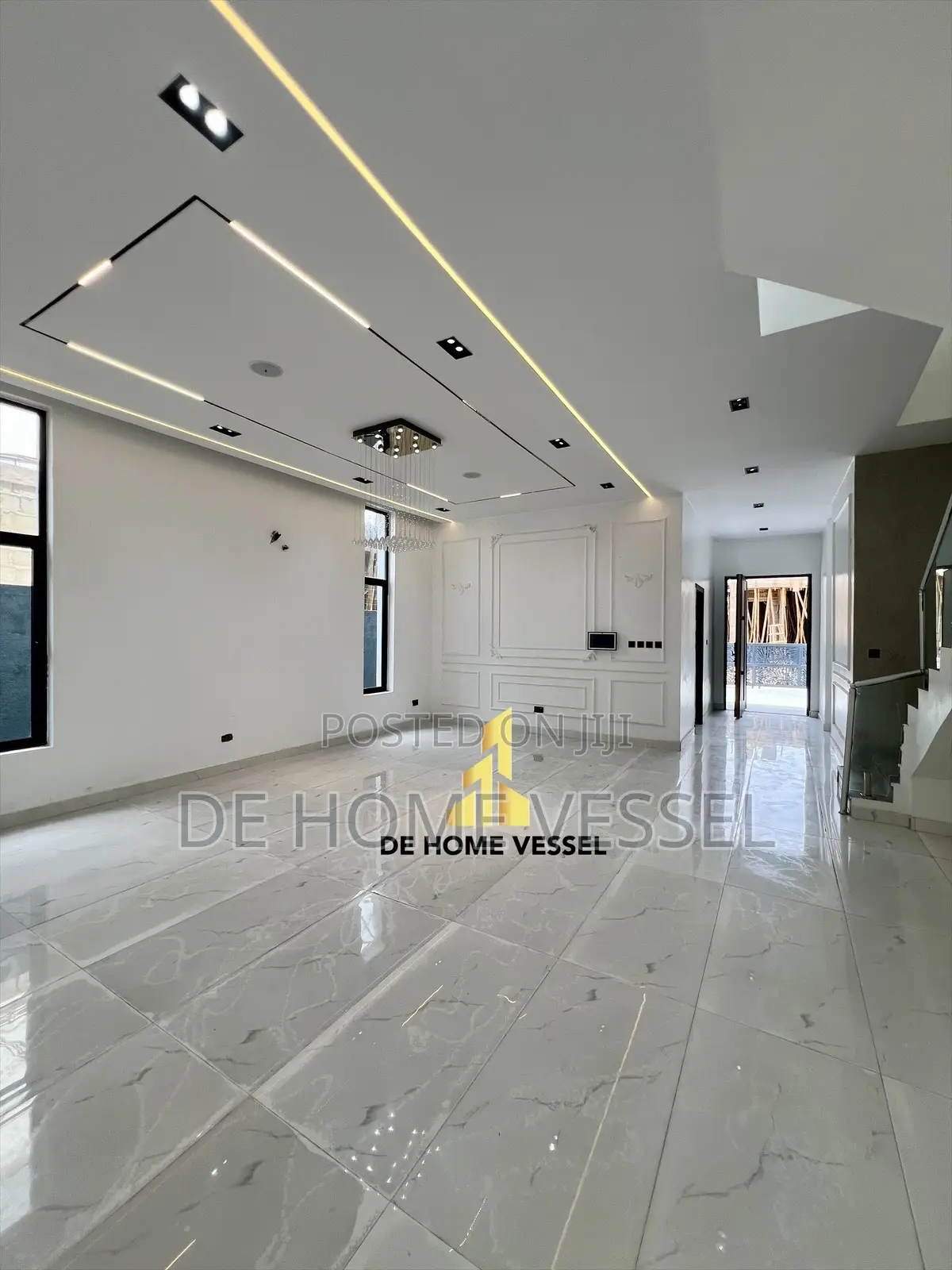 4bdrm Duplex in Chevron for sale