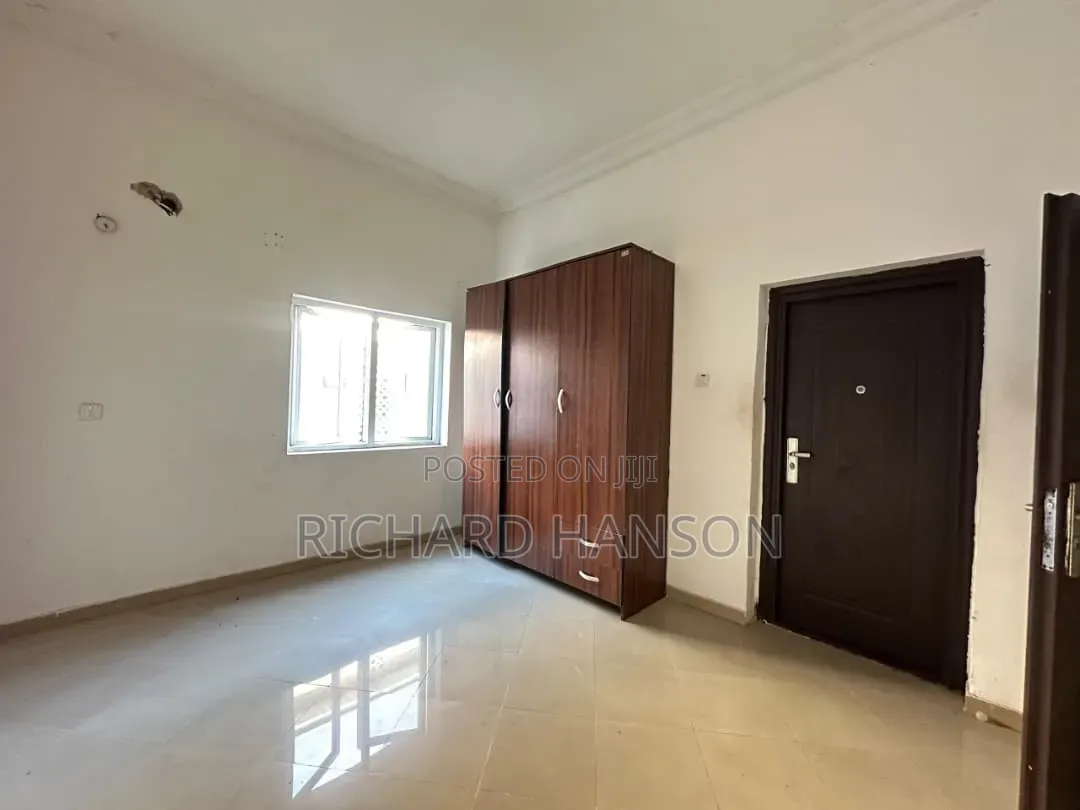 3bdrm Apartment in Eleganza, VGC / Ajah for rent
