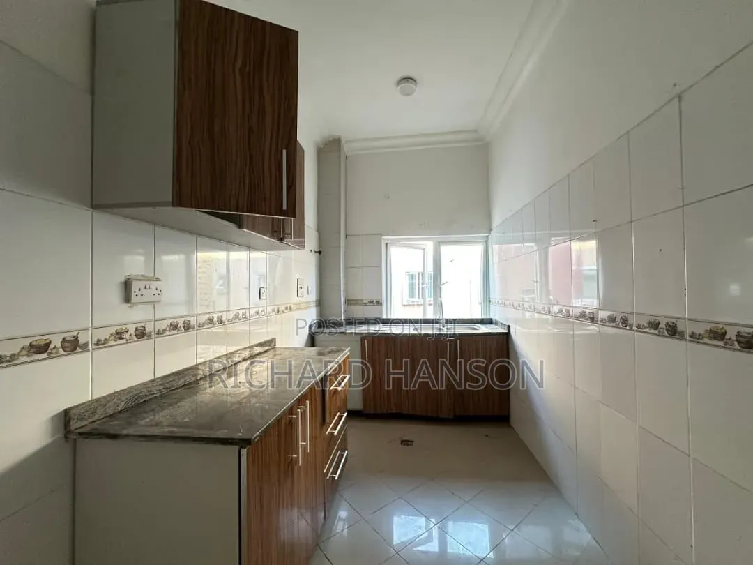 3bdrm Apartment in Eleganza, VGC / Ajah for rent