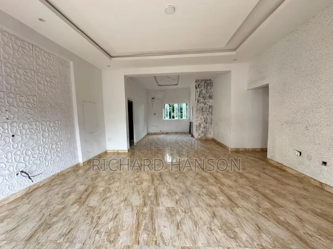 3bdrm Apartment in Eleganza, VGC / Ajah for rent