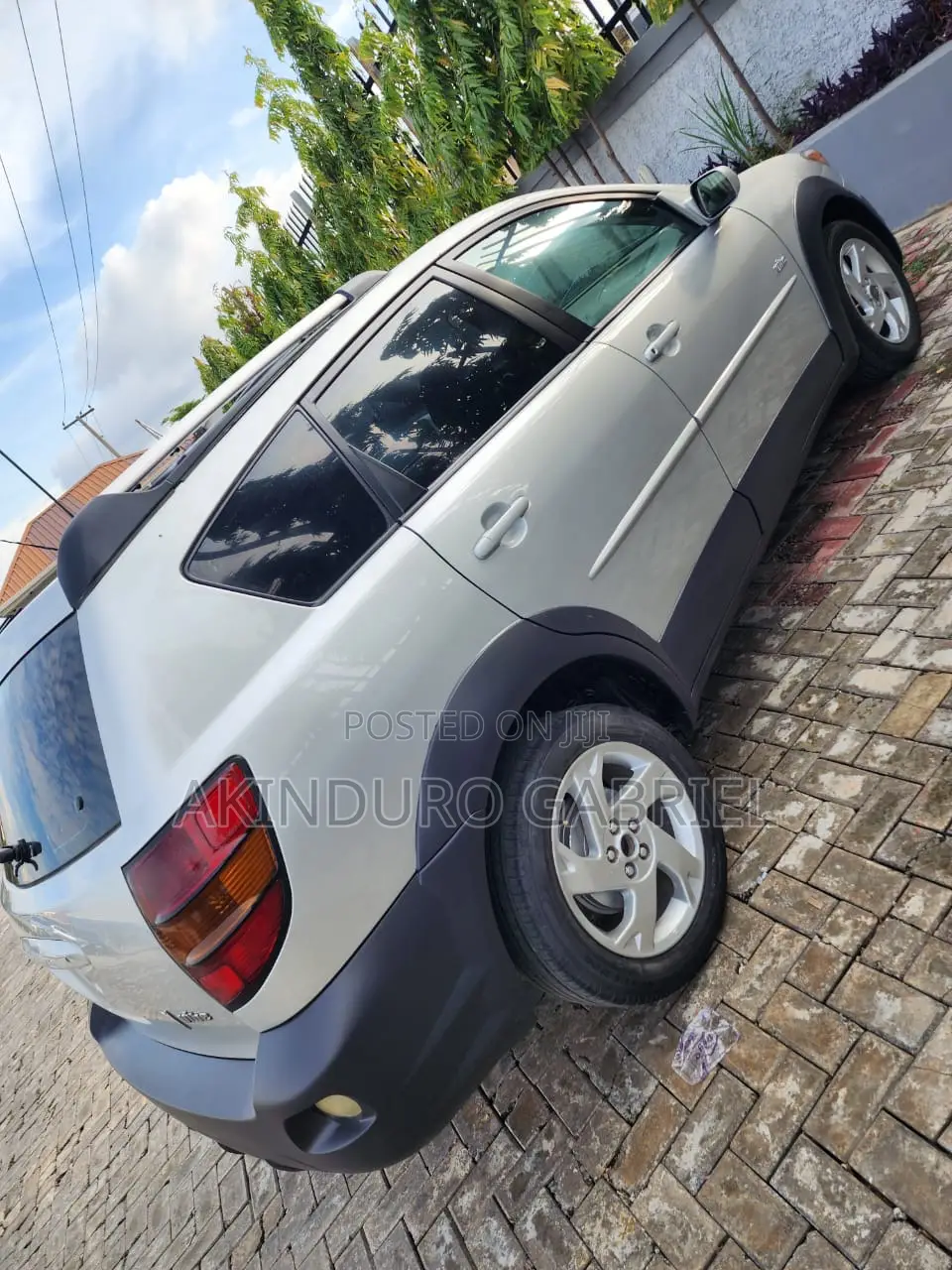 Pontiac Vibe Automatic 2004 Silver