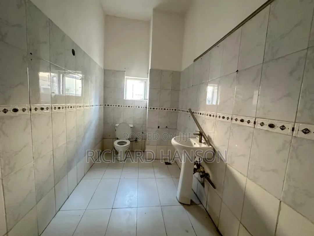 2bdrm Apartment in Eleganza, VGC / Ajah for rent