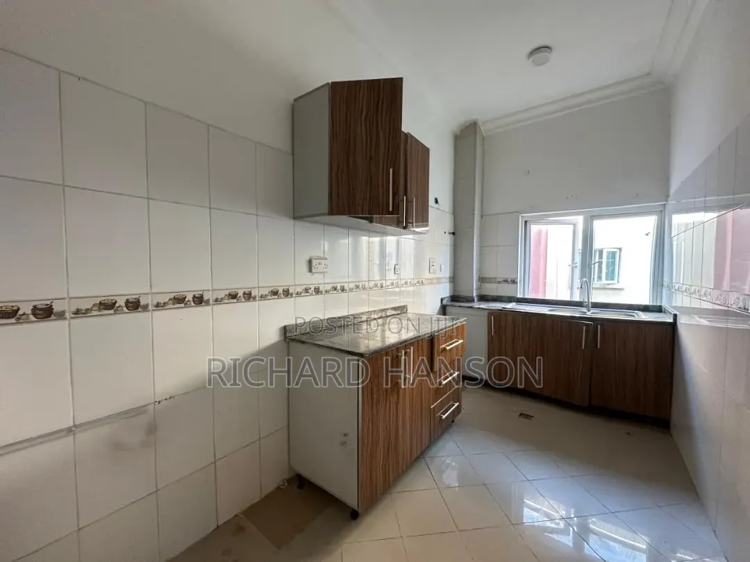 2bdrm Apartment in Eleganza, VGC / Ajah for rent