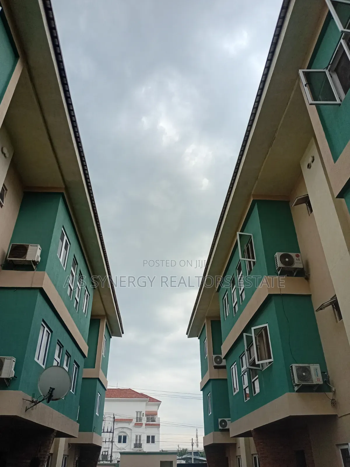 4bdrm Duplex in Lekki Phase 1 for sale