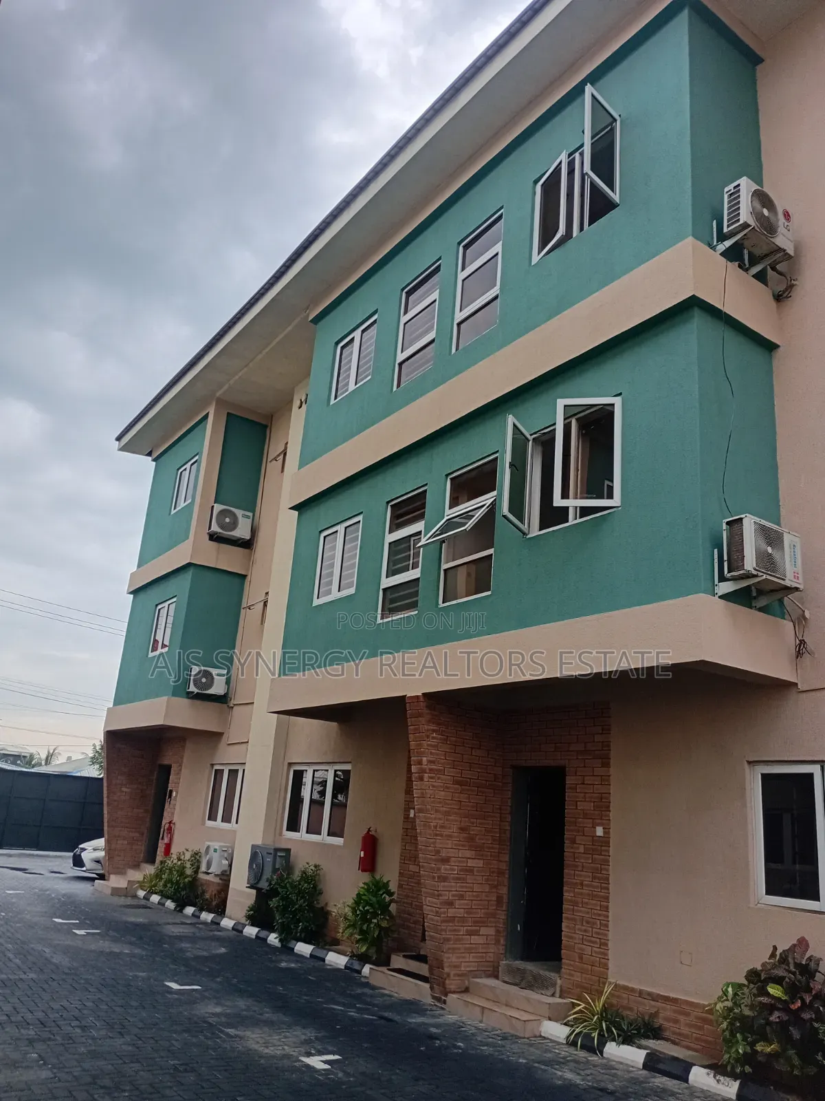 4bdrm Duplex in Lekki Phase 1 for sale