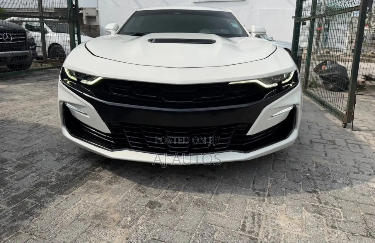 Chevrolet Camaro 2021 White