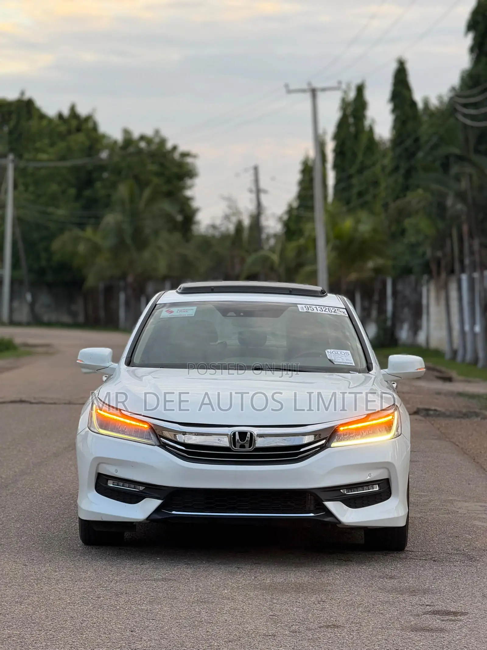 Honda Accord Touring 4dr Sedan FWD (3.5L 6cyl 6A) 2016 White