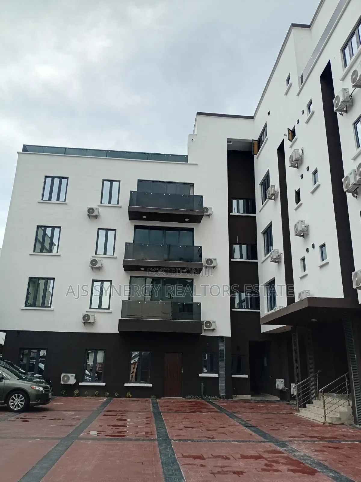 Furnished 2bdrm Apartment in Lekki Phase 1 for sale