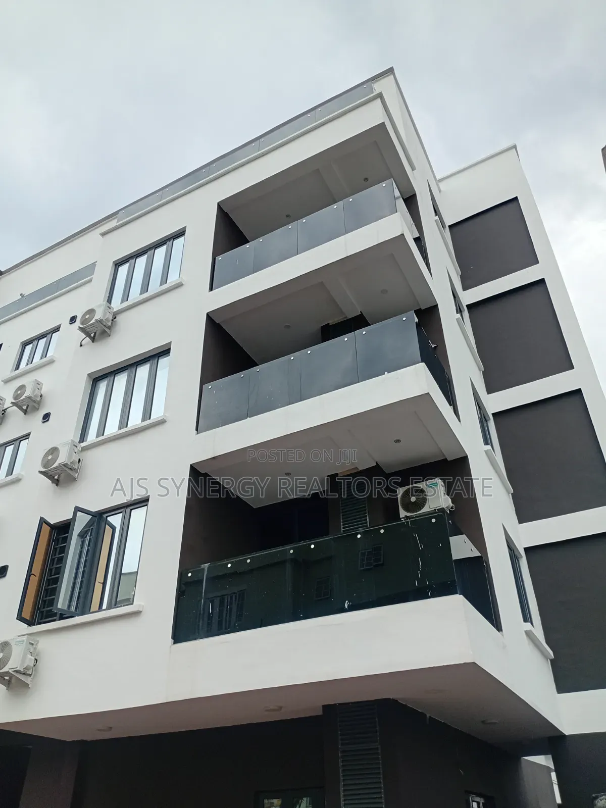 Furnished 2bdrm Apartment in Lekki Phase 1 for sale