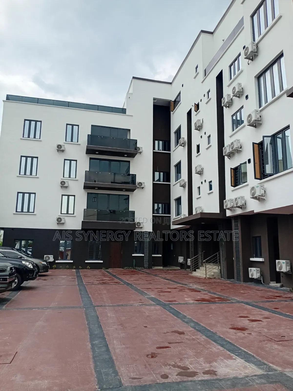 Furnished 2bdrm Apartment in Lekki Phase 1 for sale