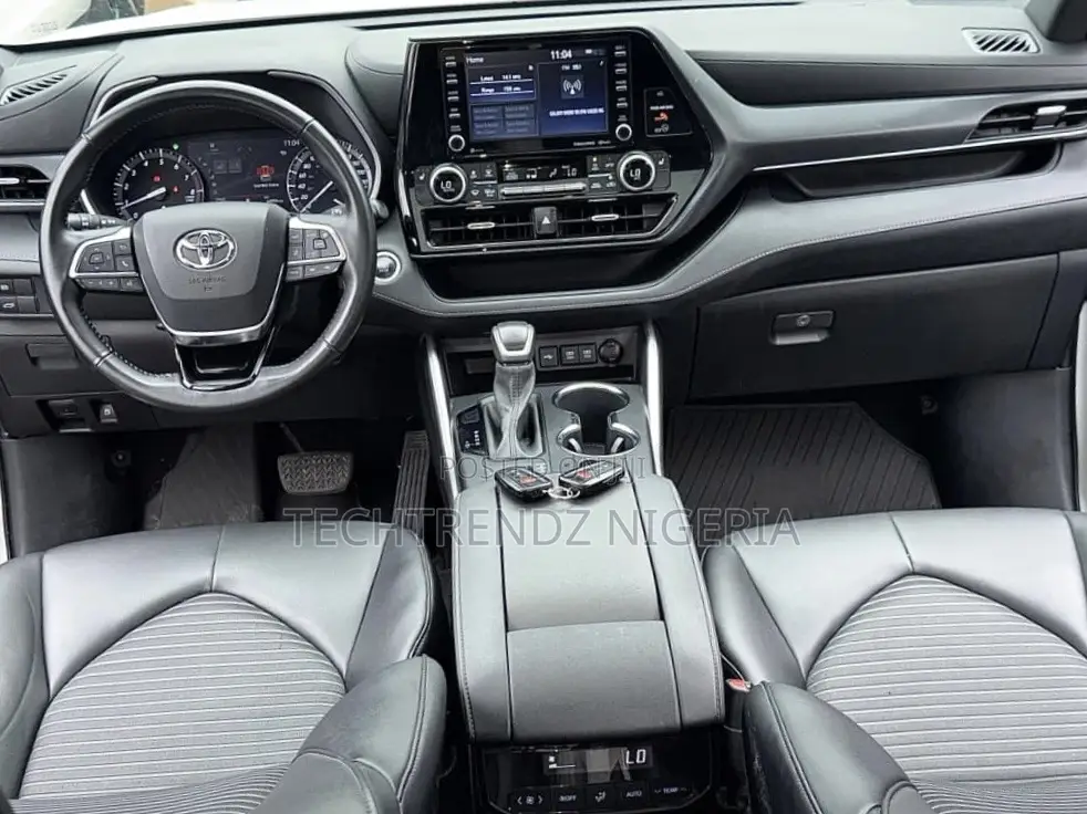 Toyota Highlander XSE 2022 White