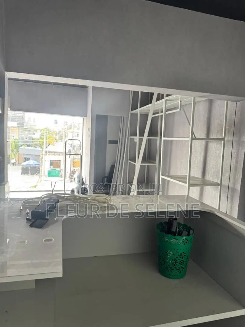 Office /Shop Space || 6/8 Million || Lekki Phase 1, Lagos
