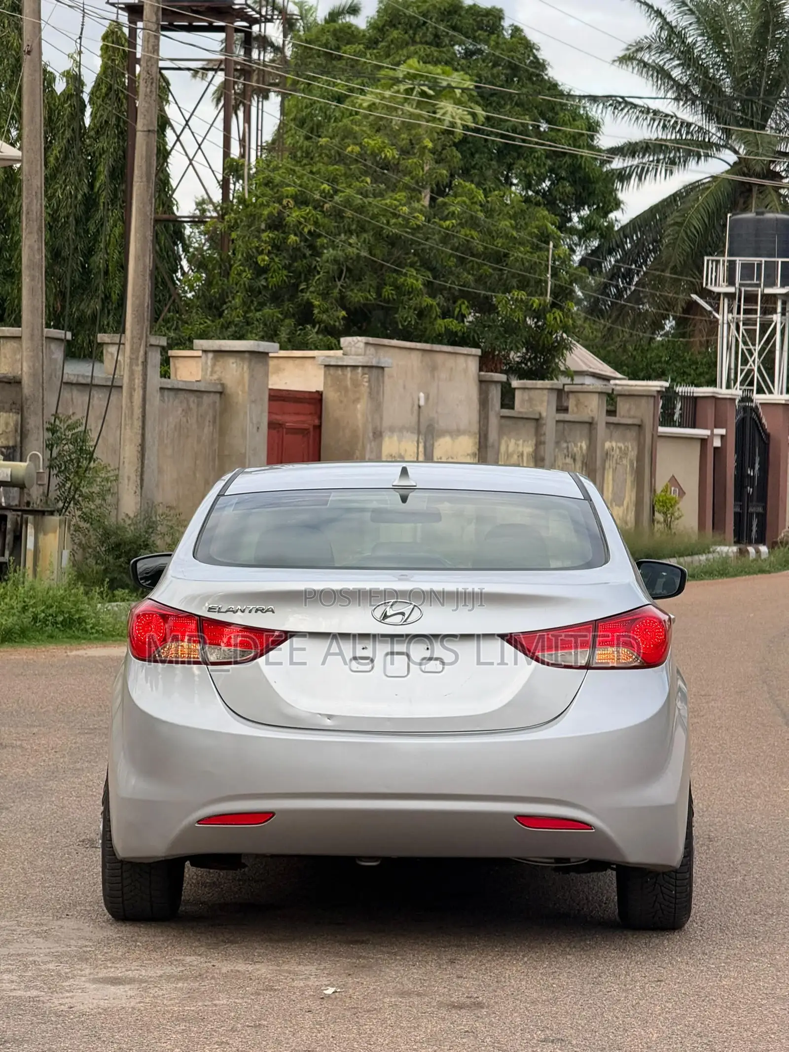 Hyundai Elantra 2011 Silver
