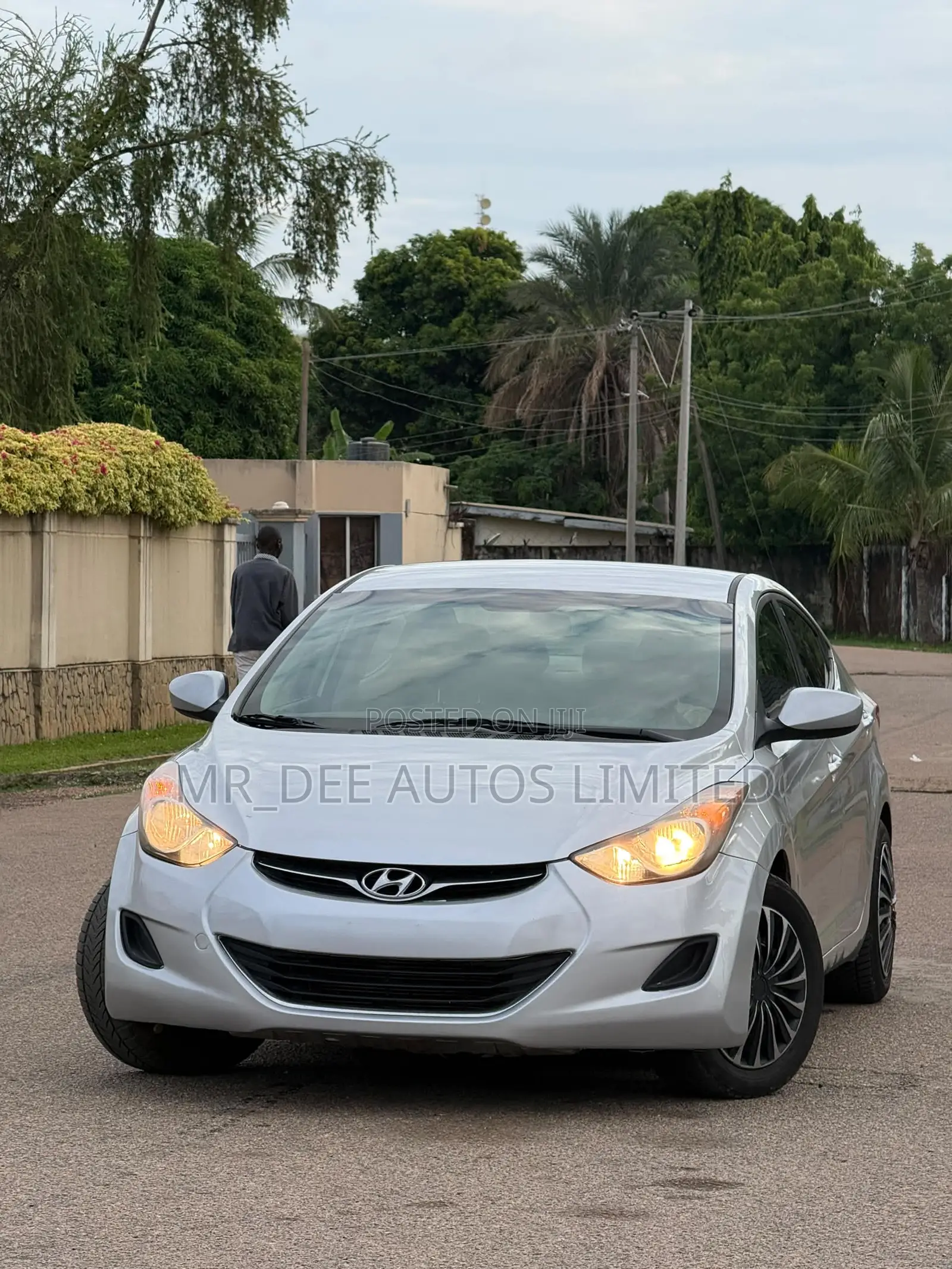 Hyundai Elantra 2011 Silver
