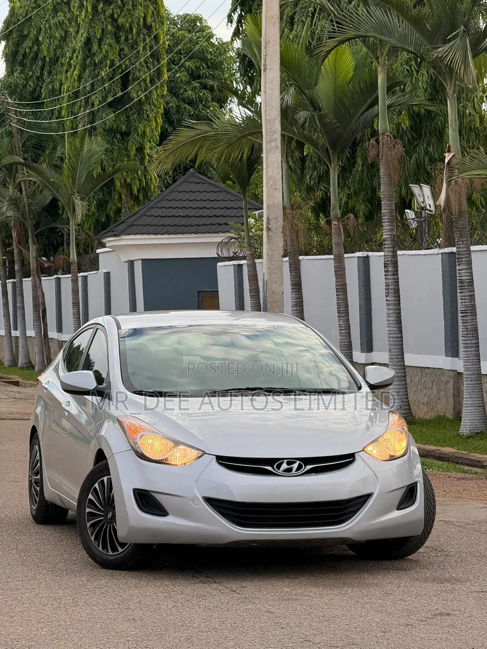 Hyundai Elantra 2011 Silver