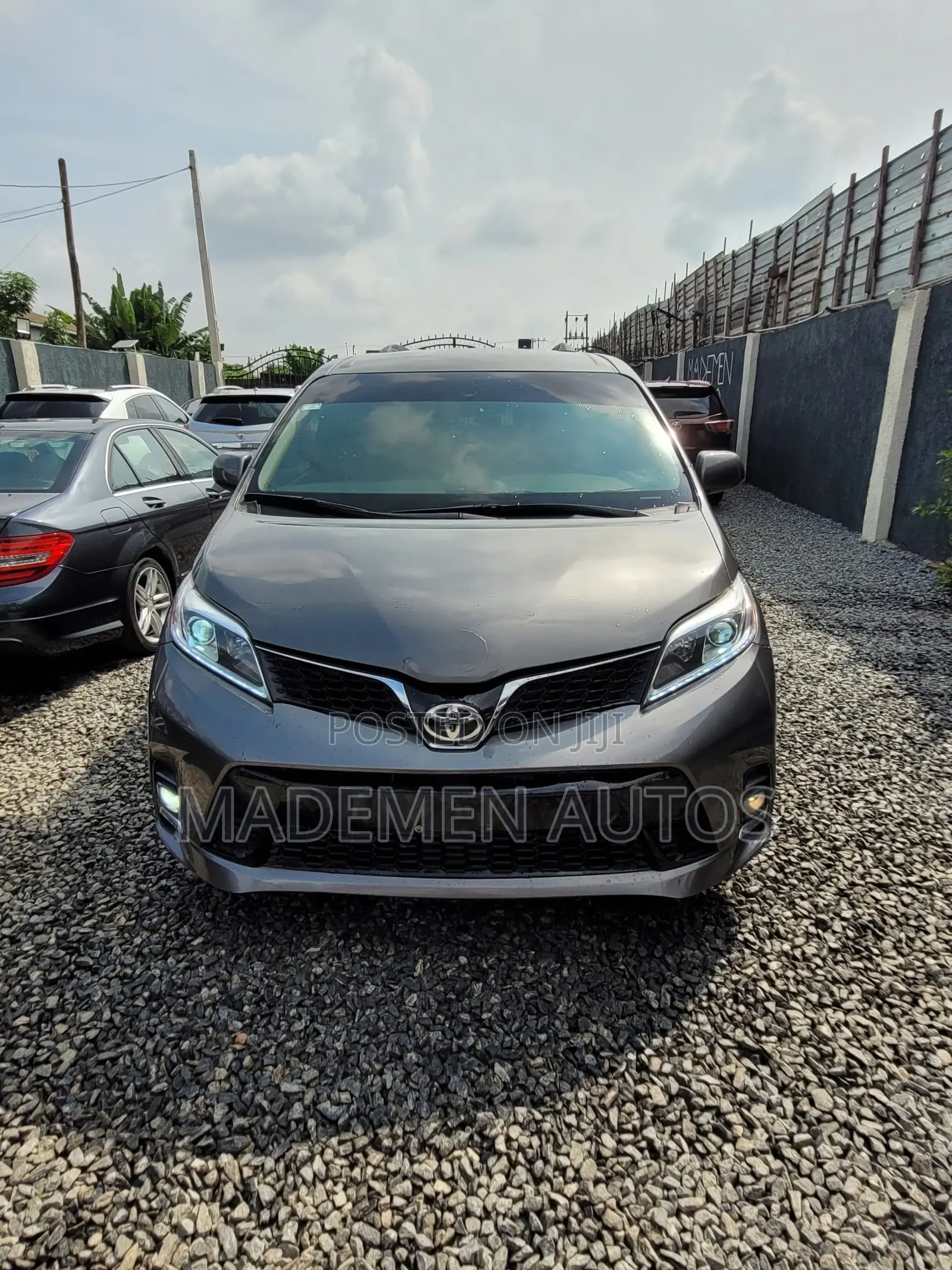 Toyota Sienna 2015 Gray