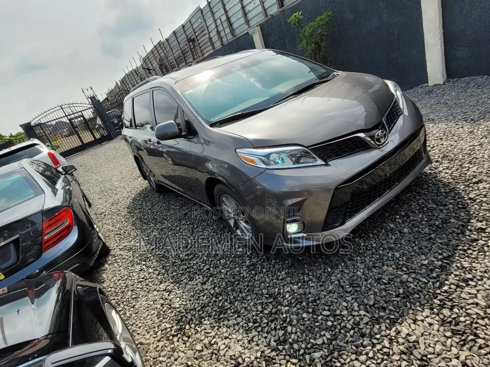 Toyota Sienna 2015 Gray