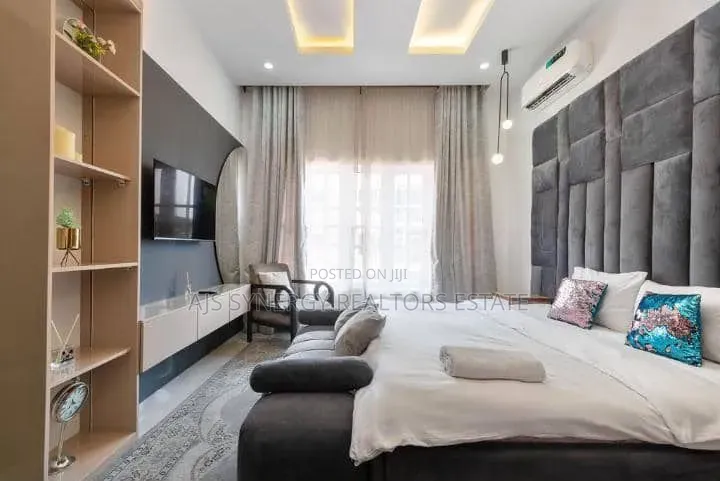 Furnished 3bdrm Apartment in Lekki Phase 1 for rent