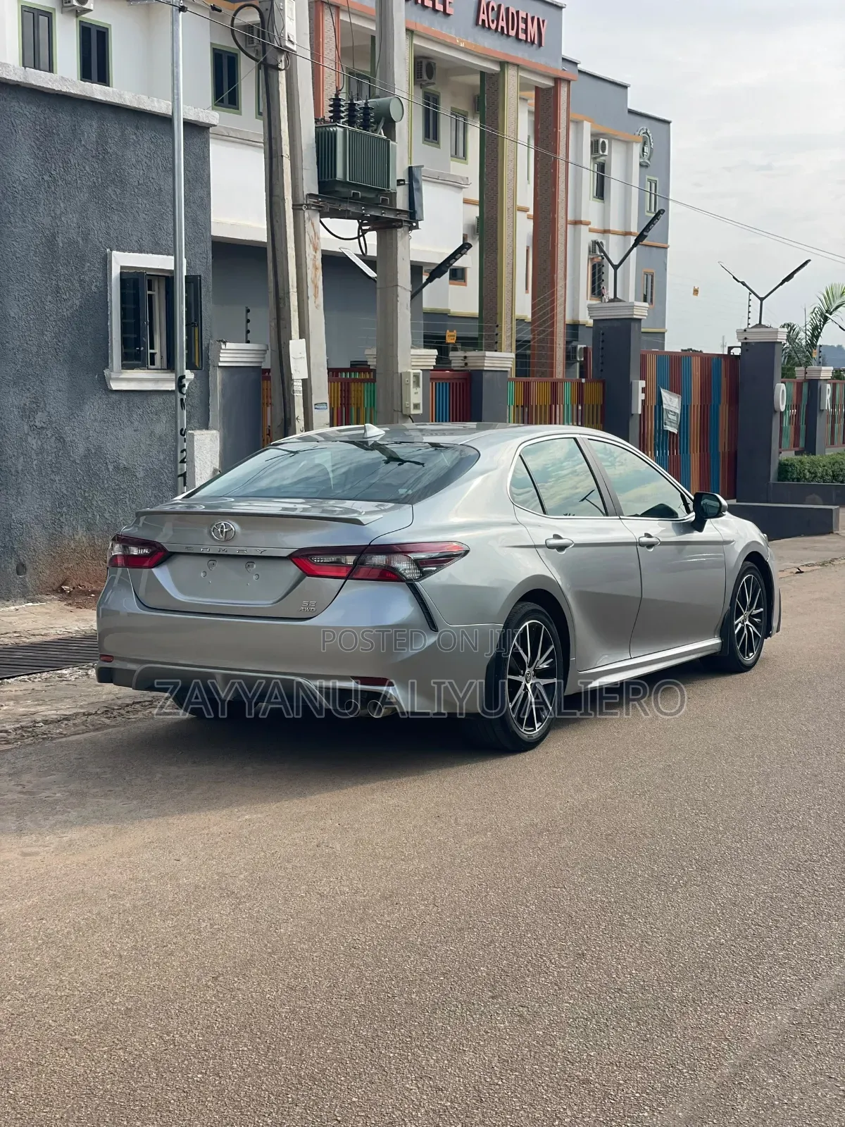 Toyota Camry SE 2022 Gray