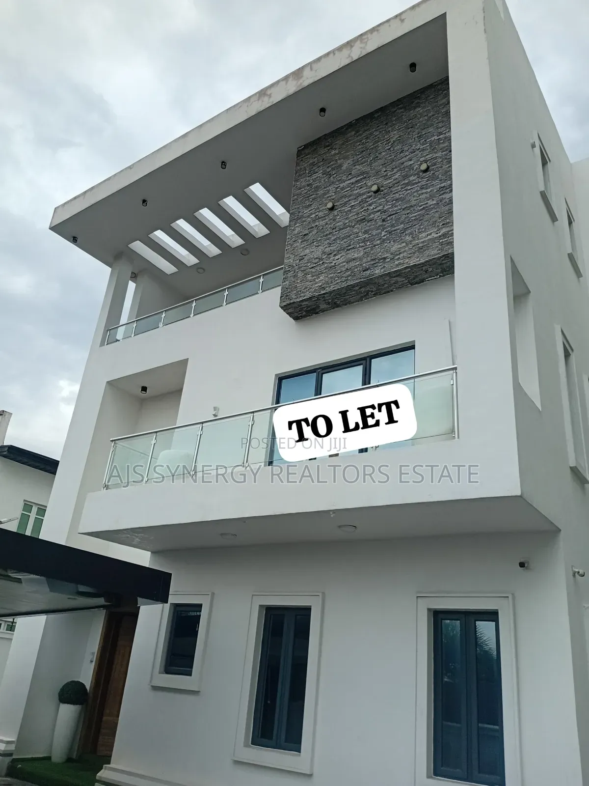 Furnished 6bdrm Duplex in Lekki Phase 1 for rent