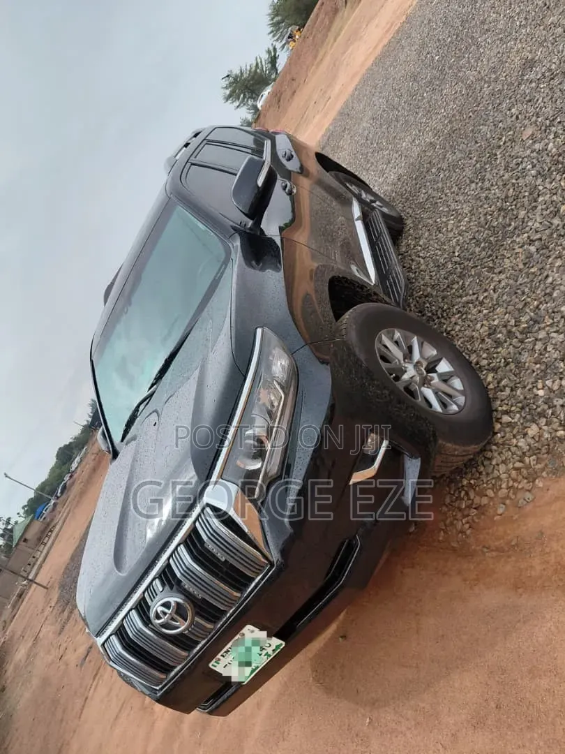 Toyota Land Cruiser Prado 2017 Black