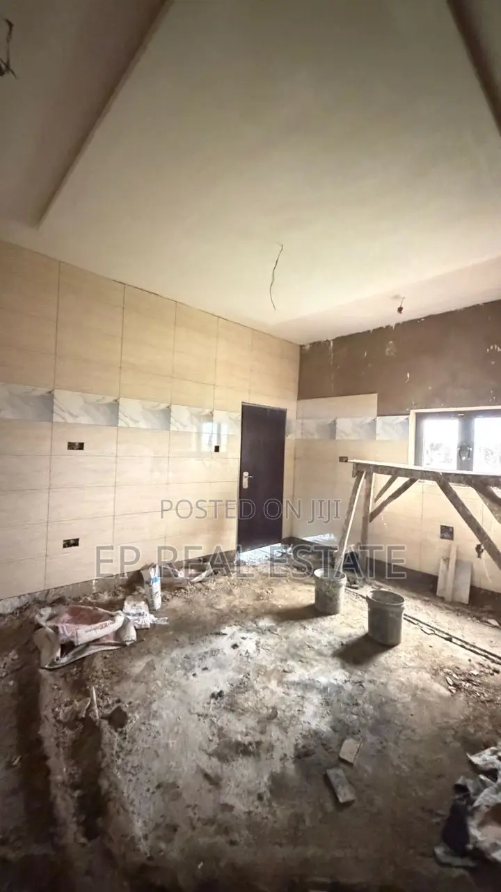 3bdrm Apartment in Kaura for sale