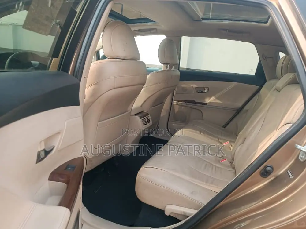 Toyota Venza 2010 Brown