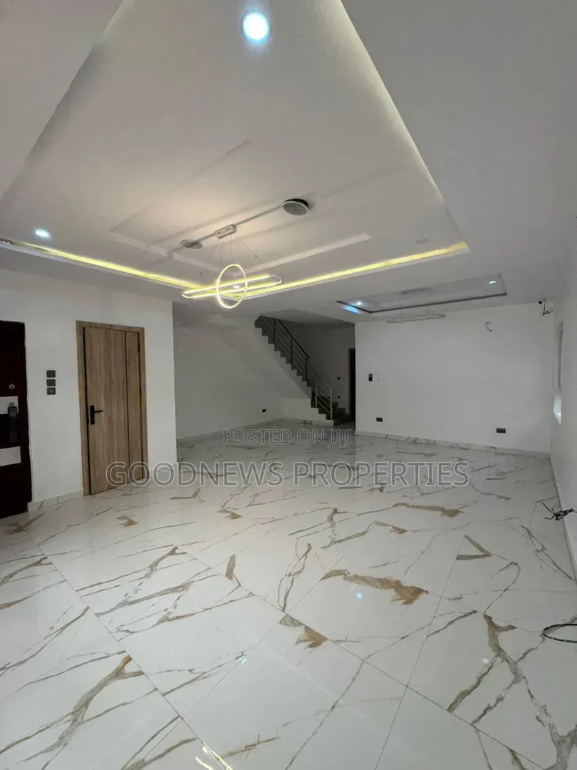 4bdrm Duplex in Vgc By Harris Drive for rent