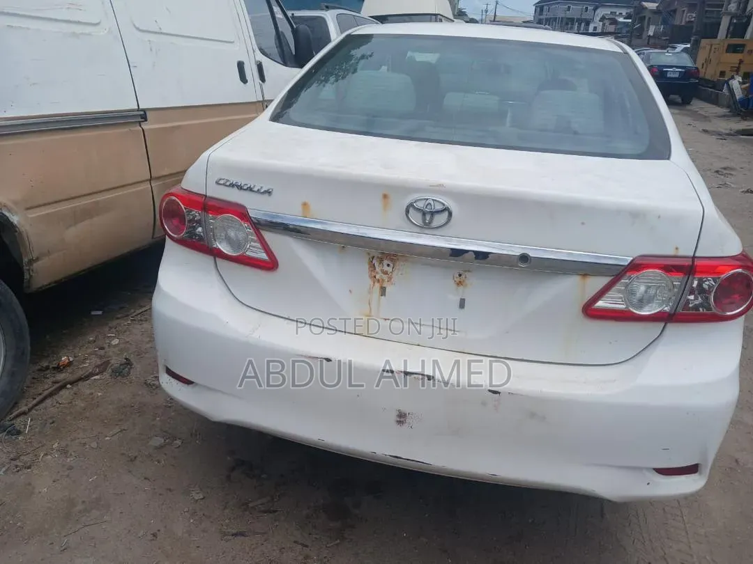 Toyota Corolla 2013 White