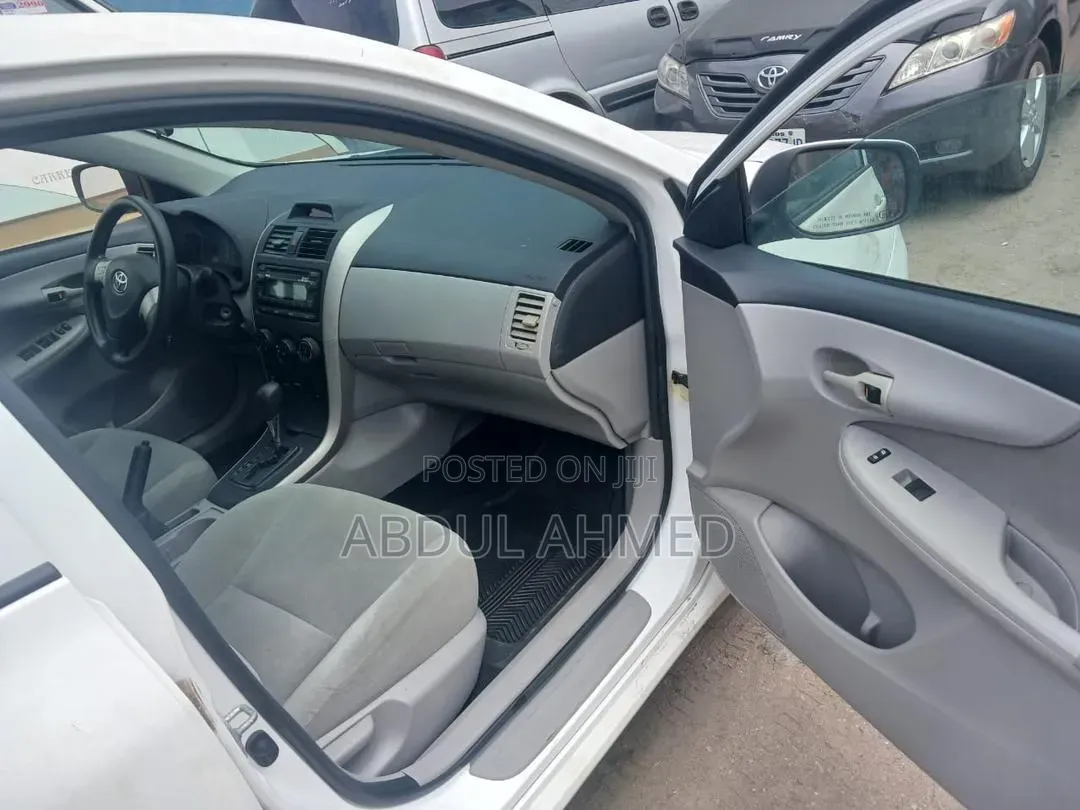 Toyota Corolla 2013 White