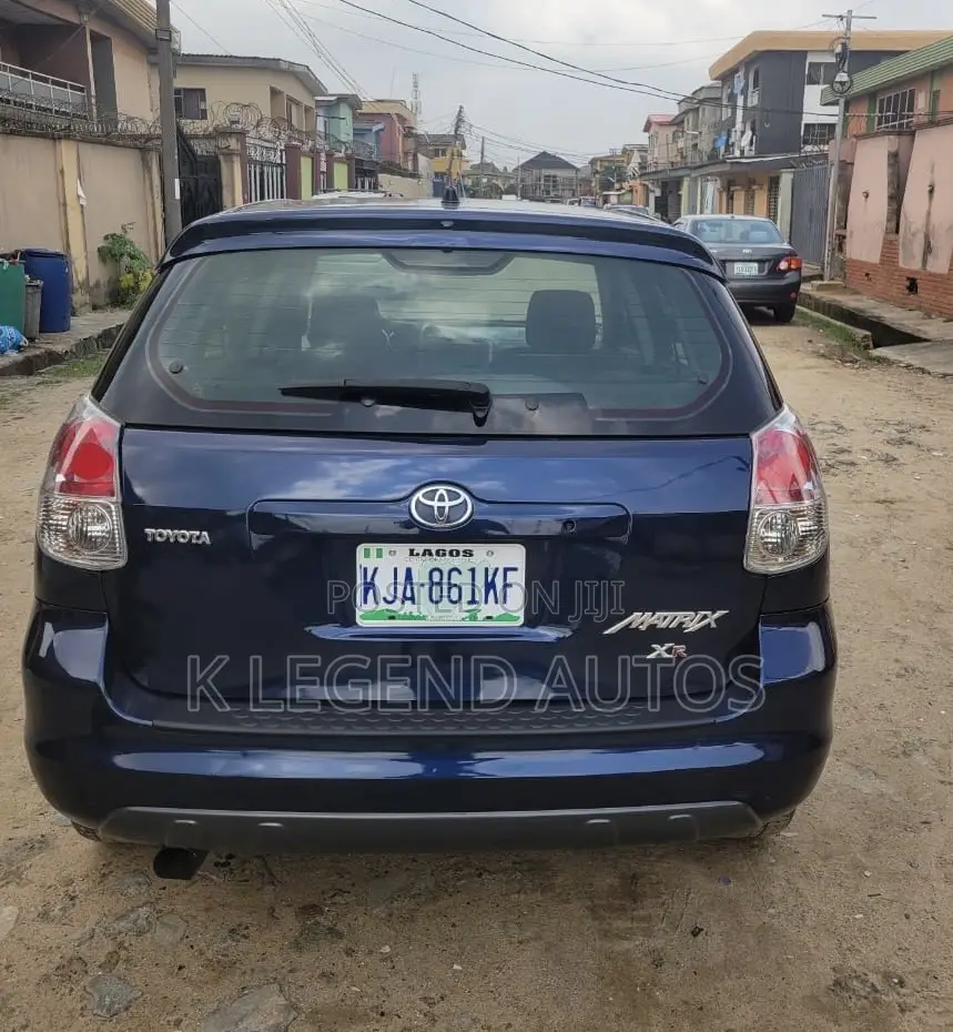 Toyota Matrix XR Hatchback AWD (1.8L 4cyl 4A) 2005 Blue