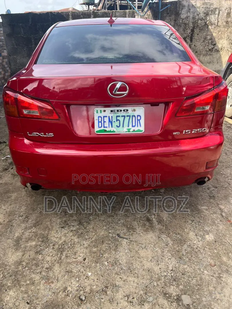 Lexus IS 2009 Red