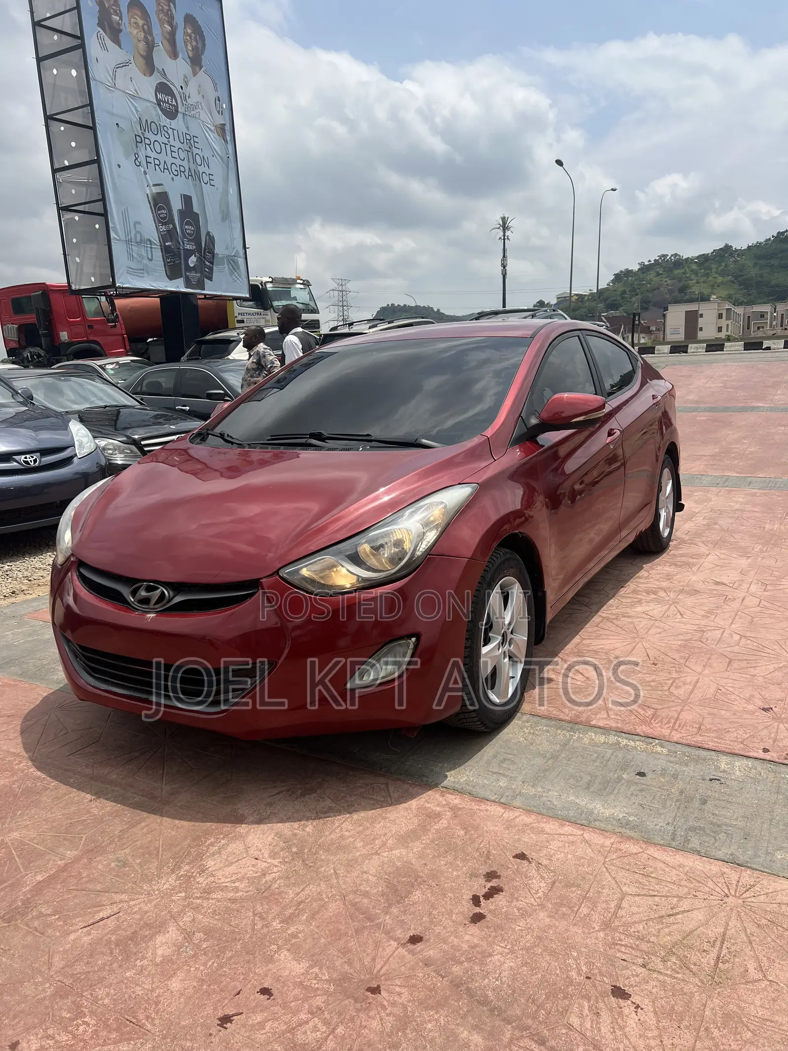 Hyundai Elantra 2013 Red