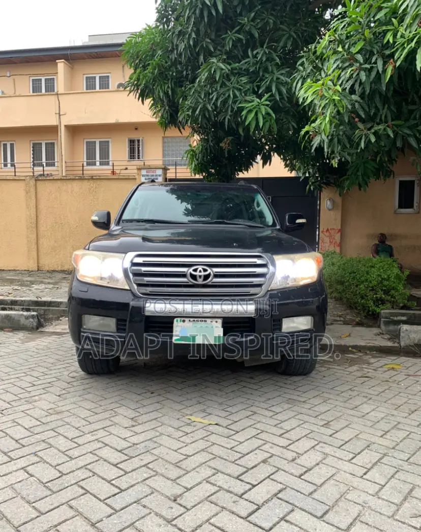 Toyota Land Cruiser 2011 Black