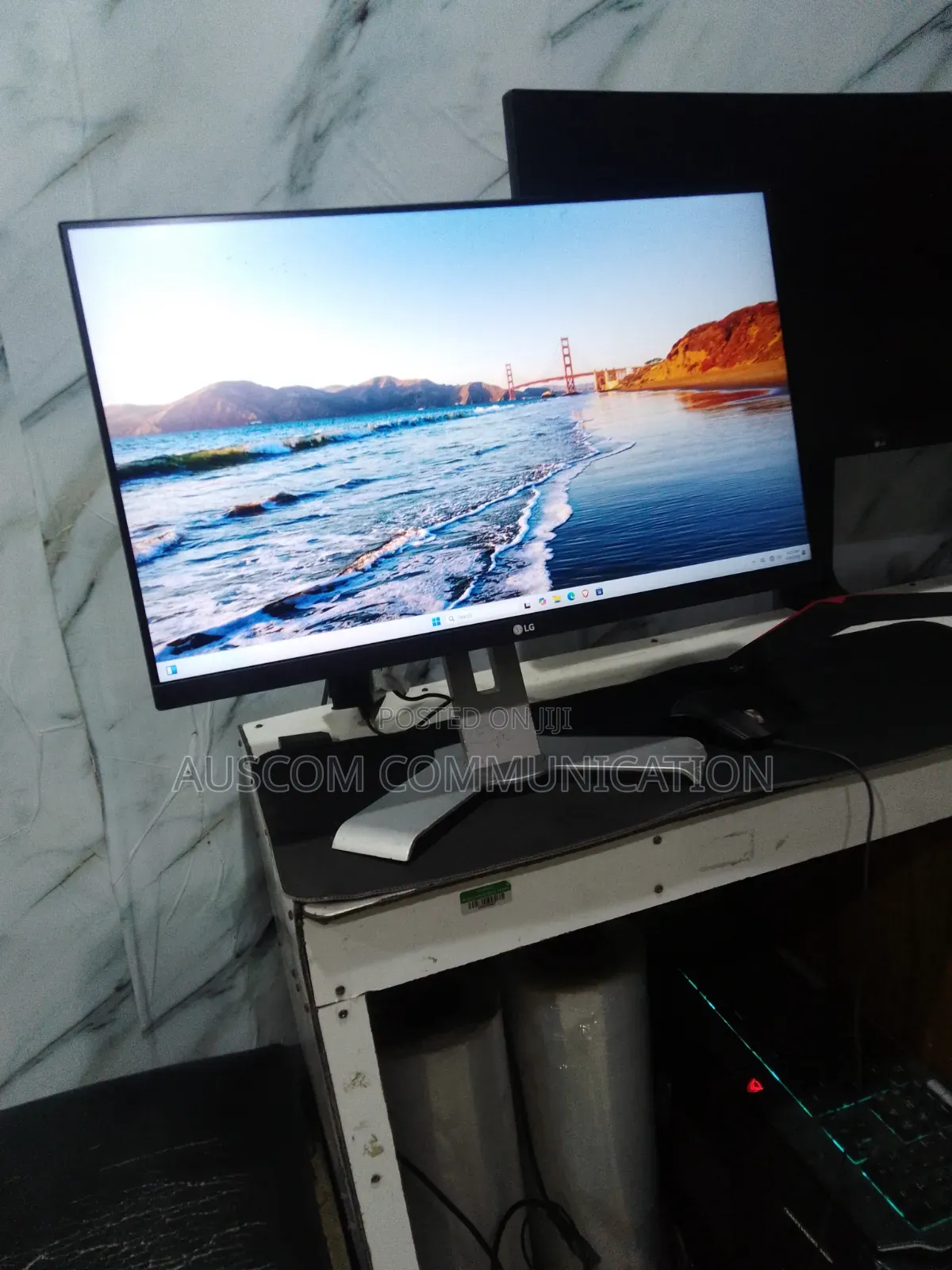 Lg 24 Inches Framless Ips FHD 1920x1080 16:9 Ratio