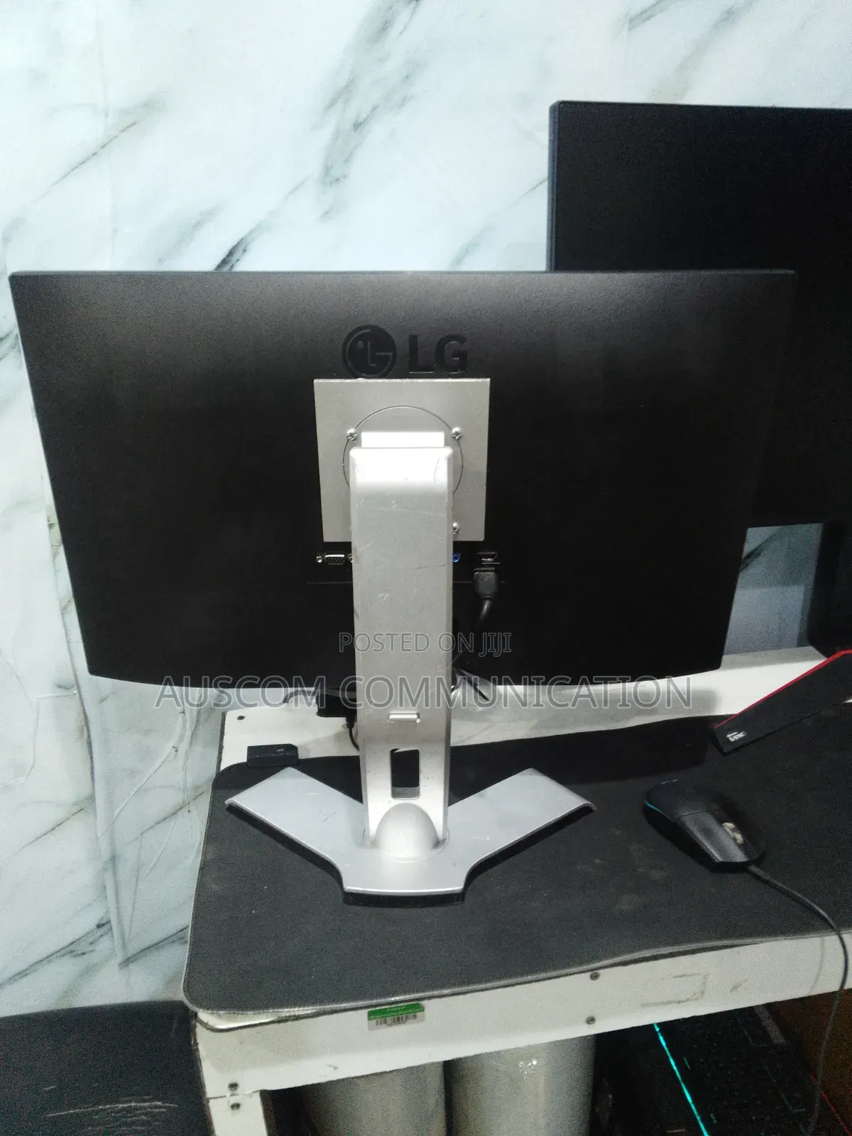 Lg 24 Inches Framless Ips FHD 1920x1080 16:9 Ratio