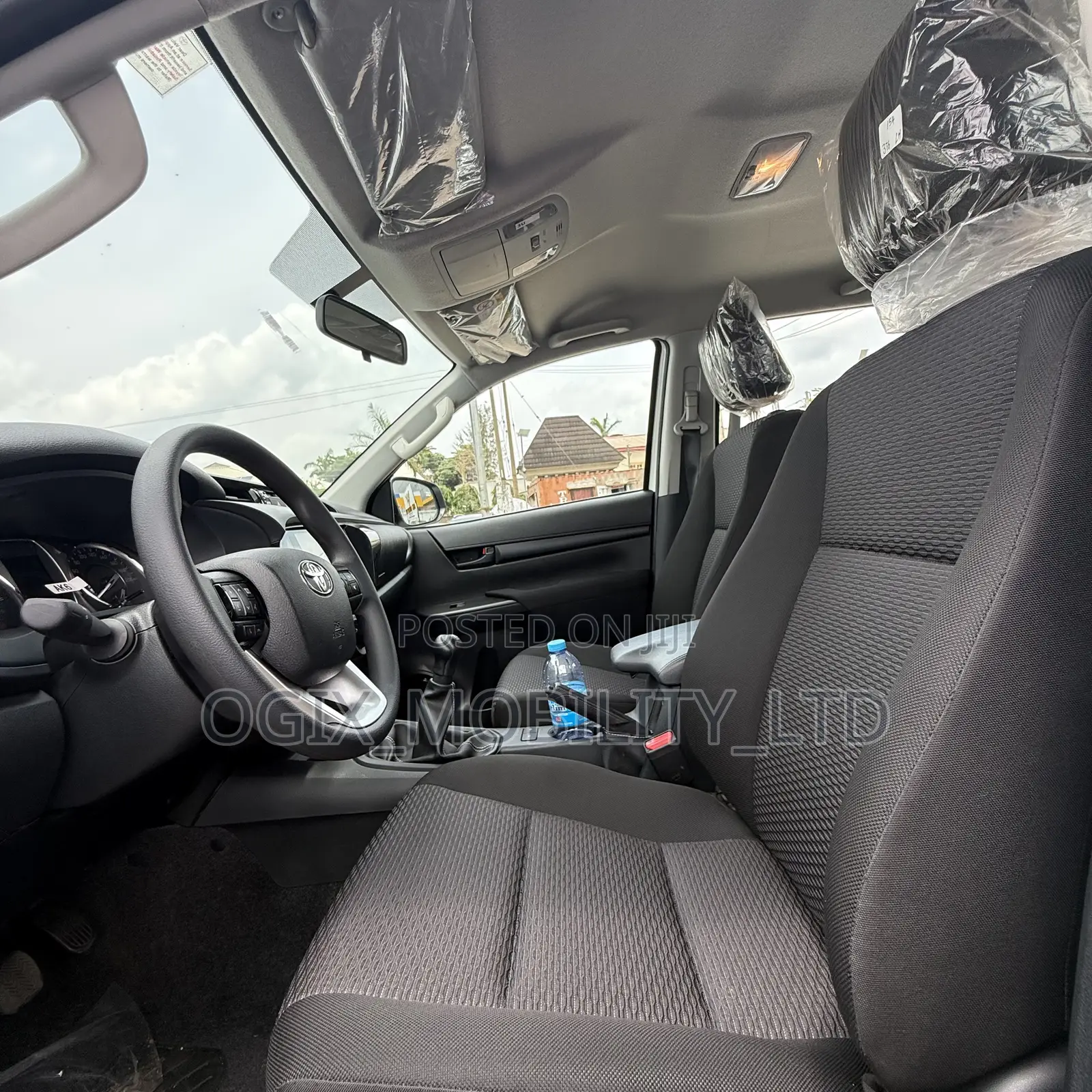 New Toyota Hilux 2025 White
