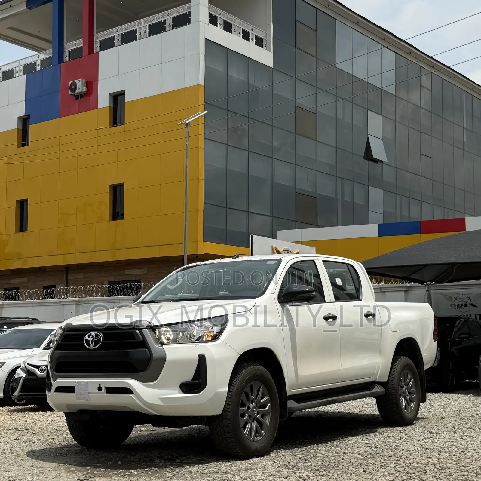 New Toyota Hilux 2025 White
