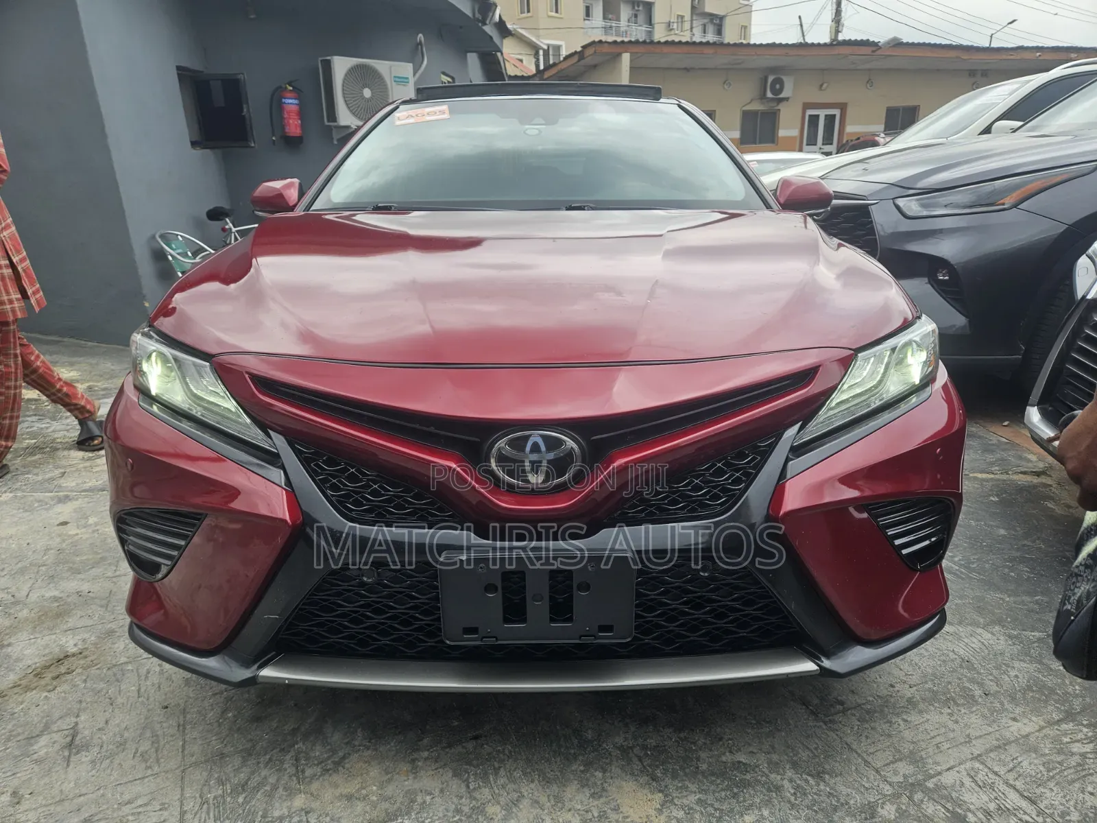 Toyota Camry XSE FWD (2.5L 4cyl 8AM) 2018 Red