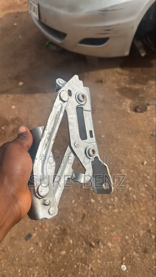 Bonnet Hanger Ml 2013 Model Available as Seen